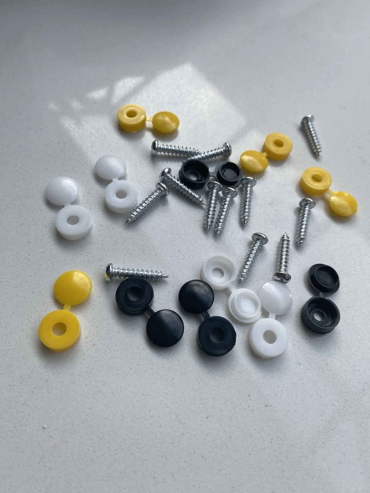 12 x NUMBER PLATE CAR FIXING FITTING KIT SCREWS & CAPS HINGED BLACK YELLOW WHITE - Image 10