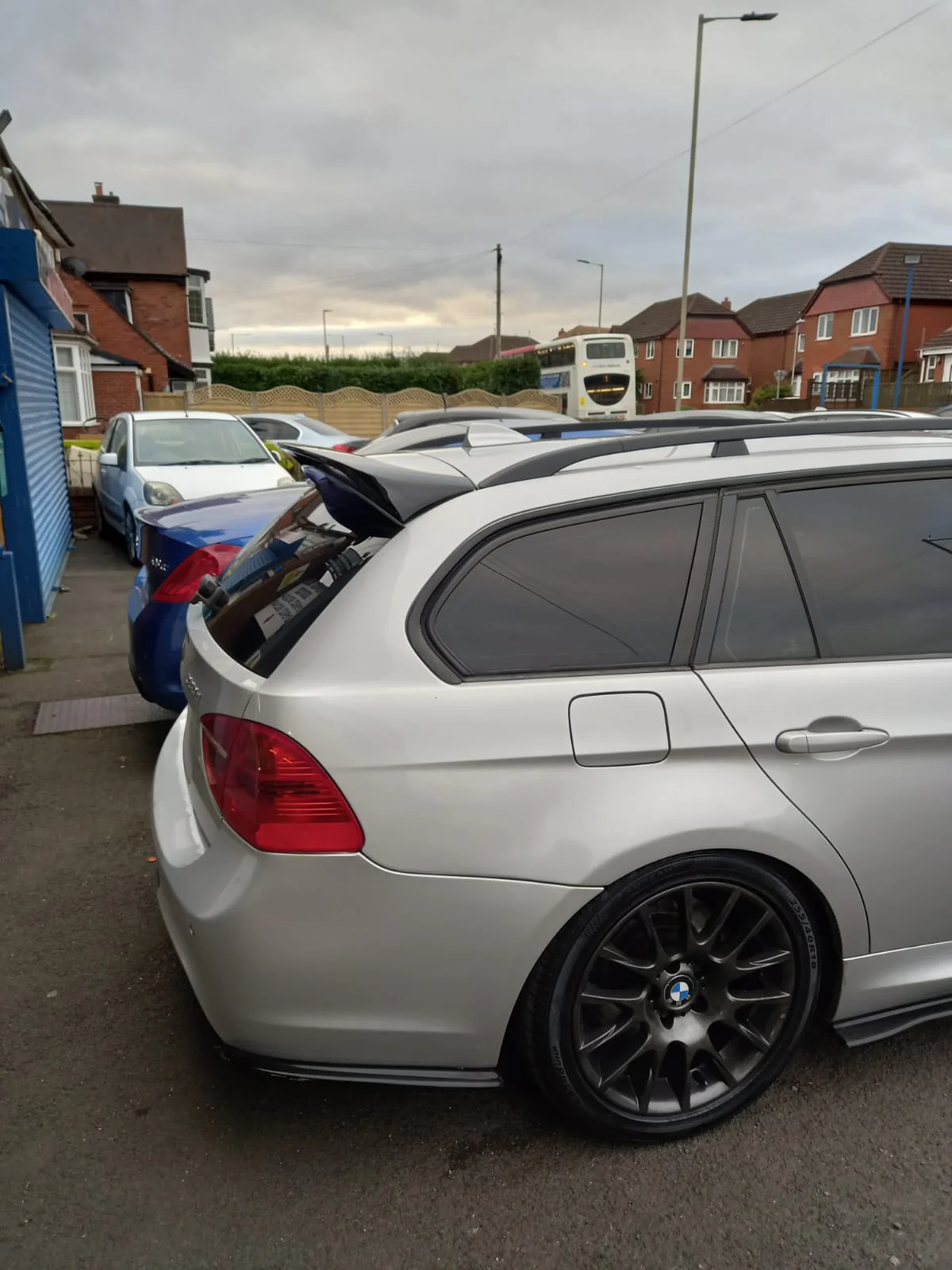 BMW 3 Series E91 Touring Estate Gloss Black Rear Roof Spoiler Lip Wing - Image 8