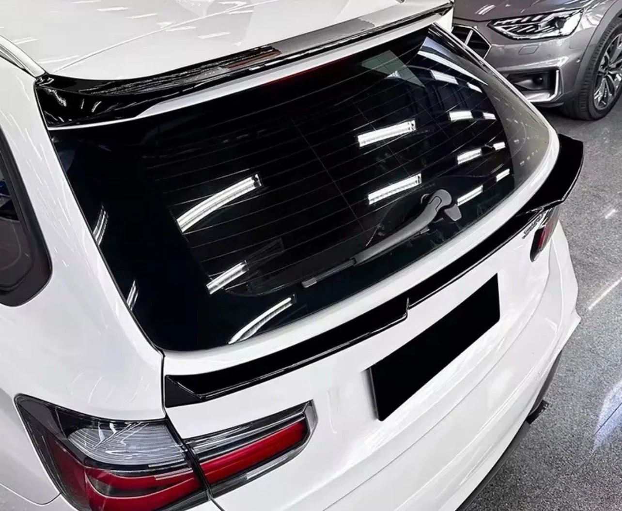 BMW 3 SERIES F31 TOURING ESTATE REAR MID BOOT ROOF SPOILER LIP 2012-2019 - Image 9