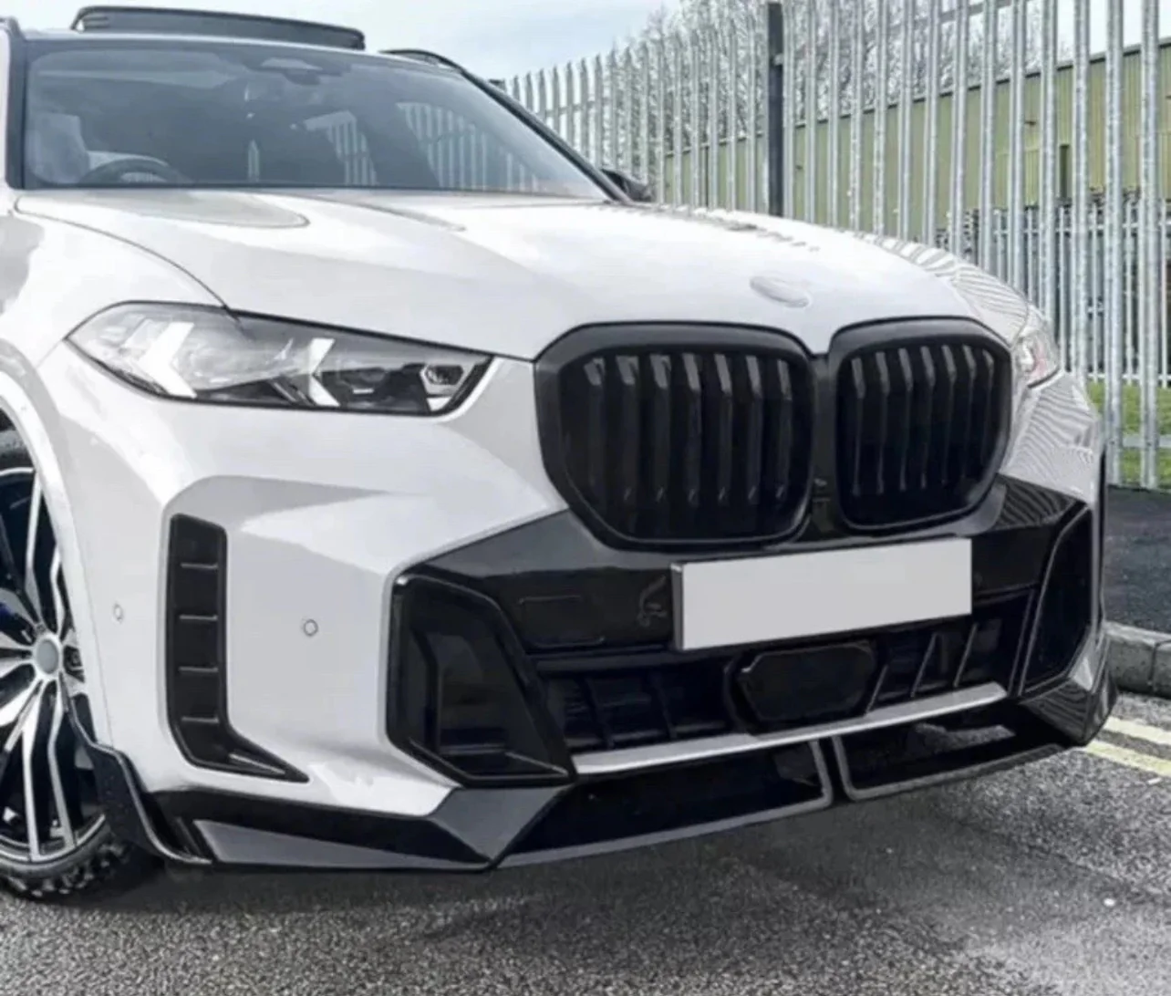 BODYKIT BODY KIT FOR BMW X5 G05 LCI M SPORT FRONT SPLITTER REAR DIFFUSER 2023+ - Image 5