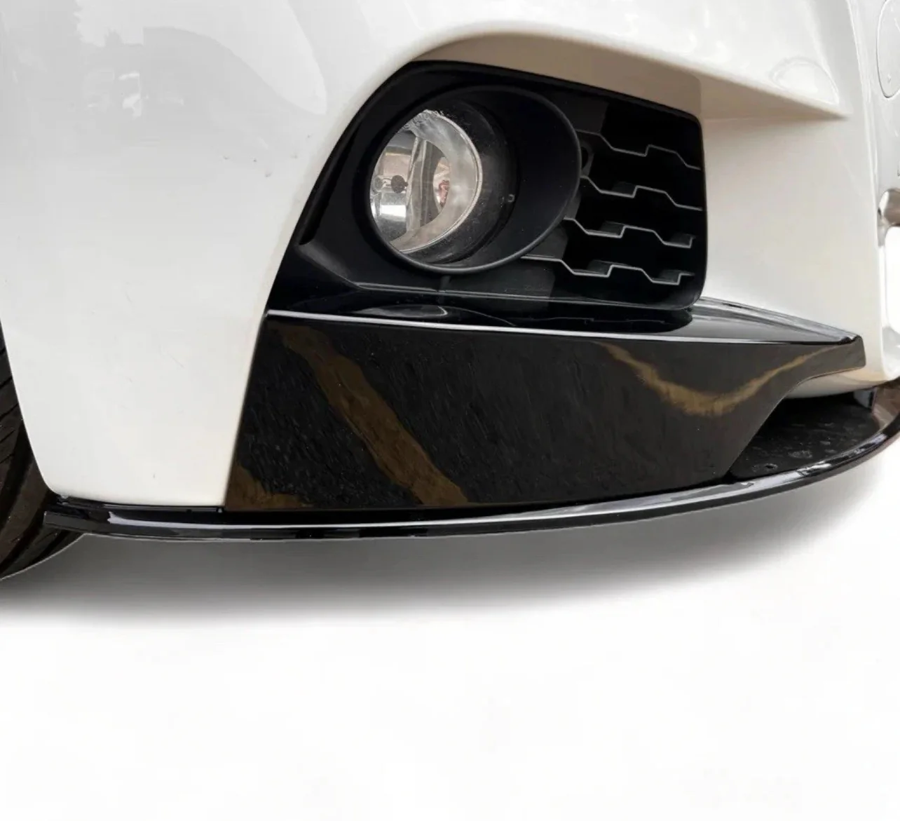 GT GRAN TURISMO MP STYLE FRONT LIP SPLITTER FOR BMW 3 SERIES F34 GLOSS BLACK - Image 3